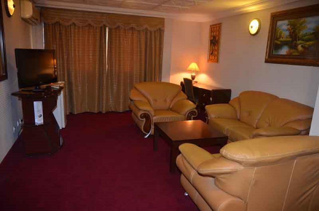 Hotel Palm Beach Ouagadougou Exteriér fotografie